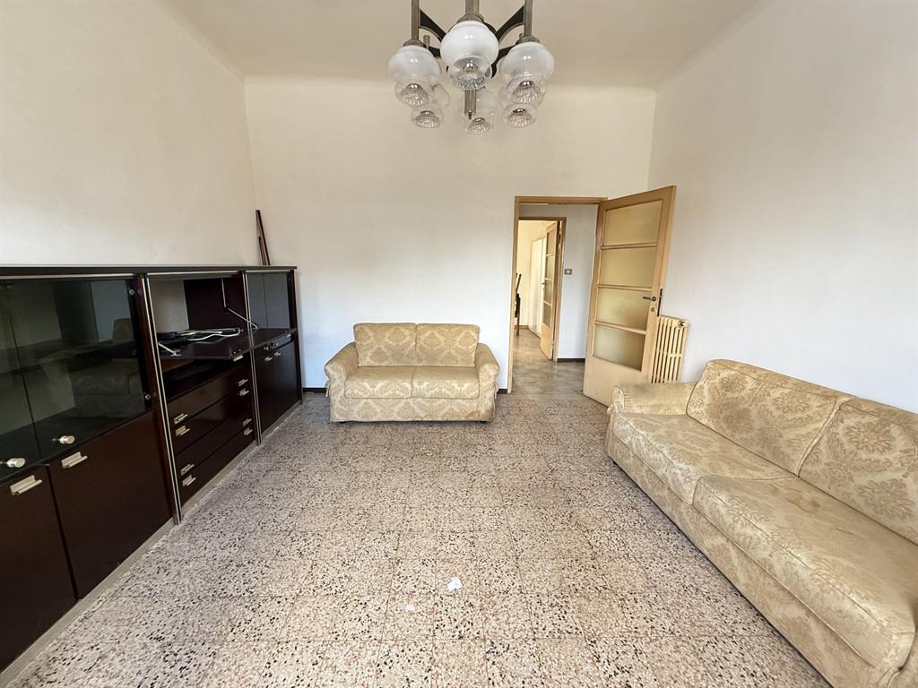 Sesto San Giovanni - MI - Stazione F.S. e Centro commerciale Vulcano -
