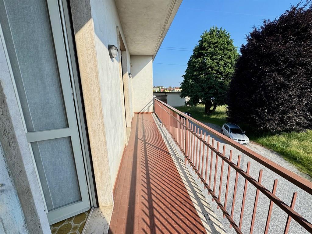Verano Brianza - VENDESI appartamento 5 locali con box e sottotetto