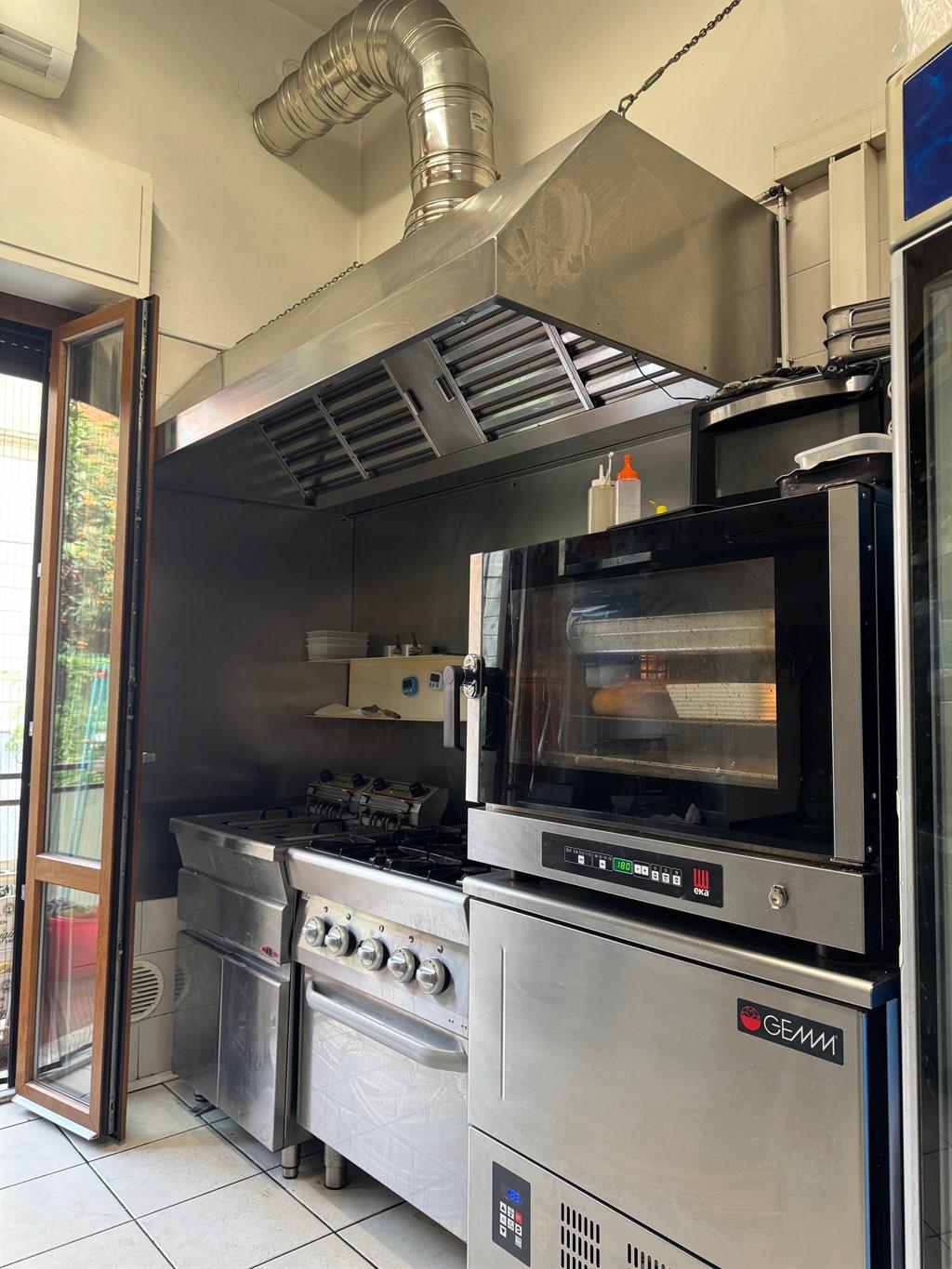 LABORATORIO DI CUCINA CON CANNA FUMARIA A CUSANO MILANINO