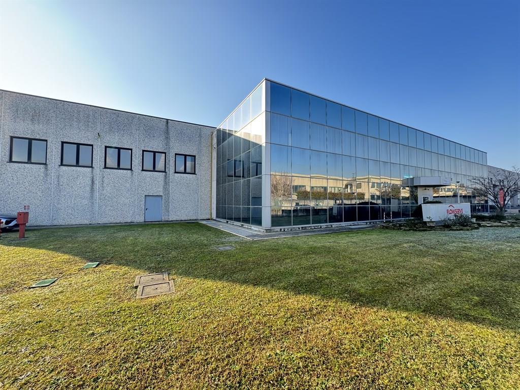 Mezzago Monza Brianza - AFFITTASI capannone industriale con palazzina uffici