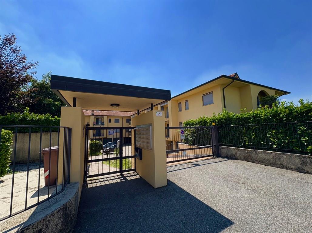 Spazi, verde e comfort: 4 locali con giardino privato a Carnate