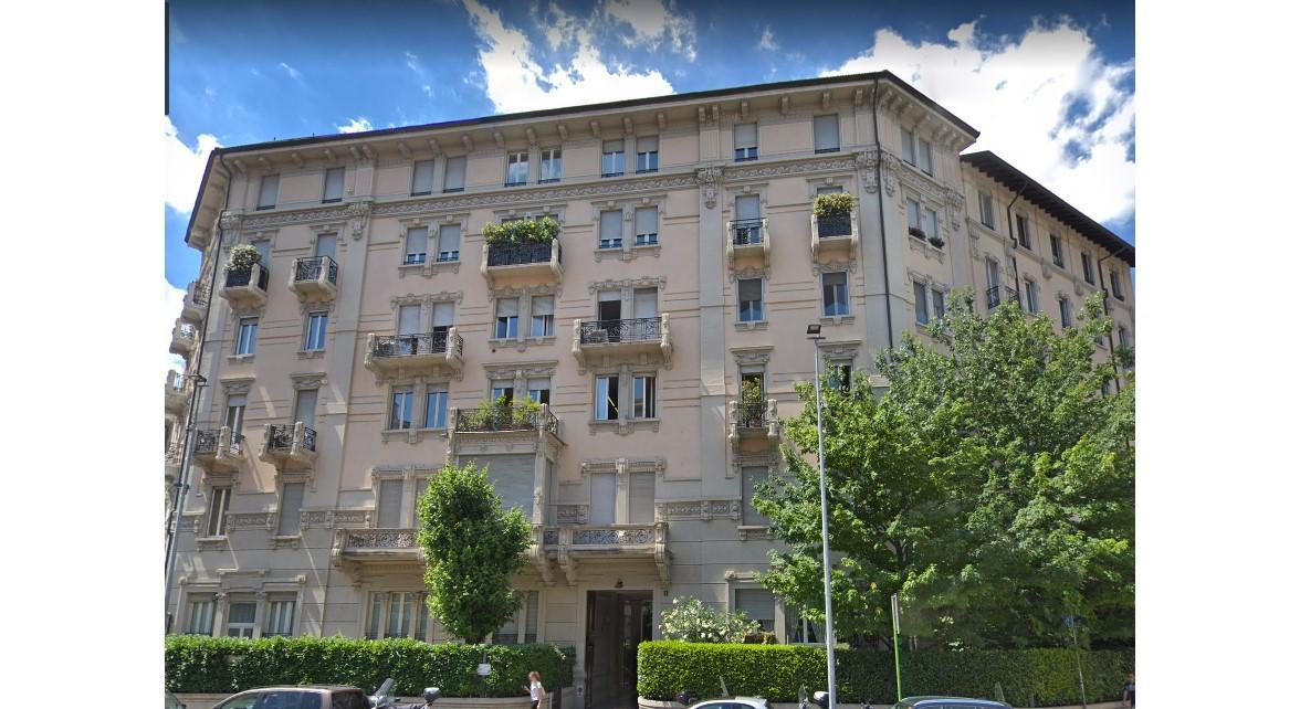 Milano - AFFITTASI appartamento 3 locali arredato con box