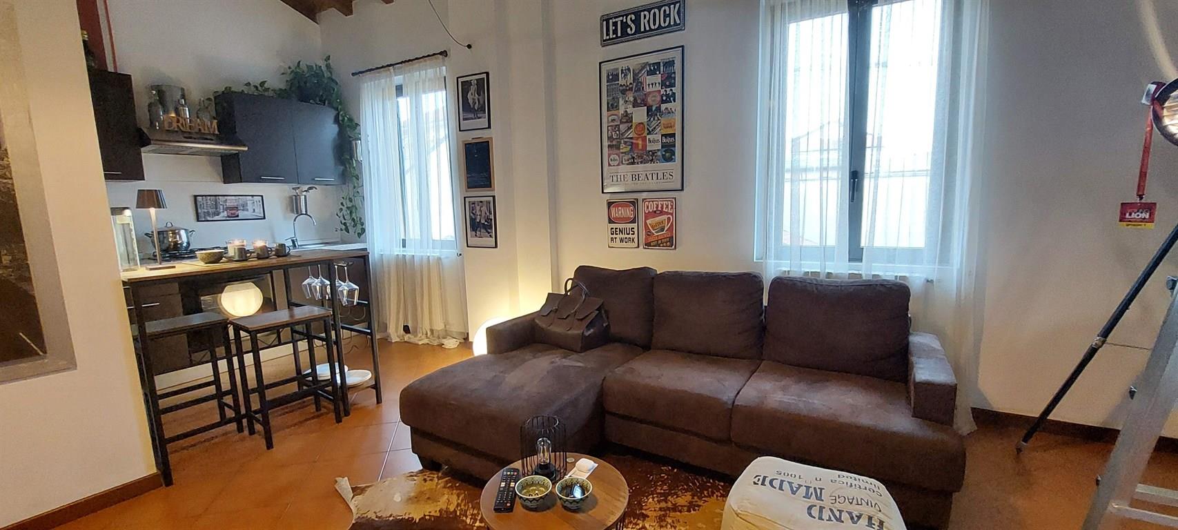 MONZA Centro - grazioso bilocale parzialmente arredato con box