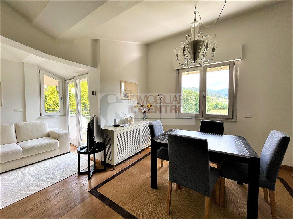 Appartamento con cantina e posti auto.