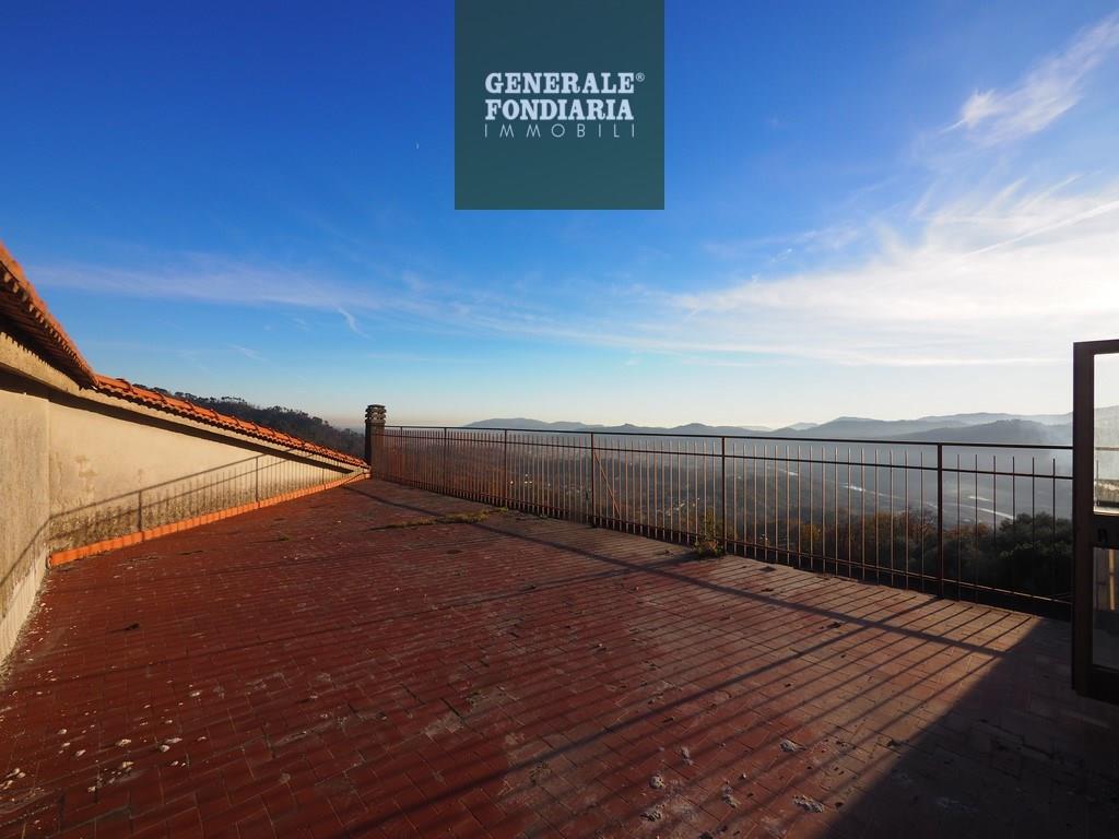 Terratetto con vista panoramica, Montedivalli.