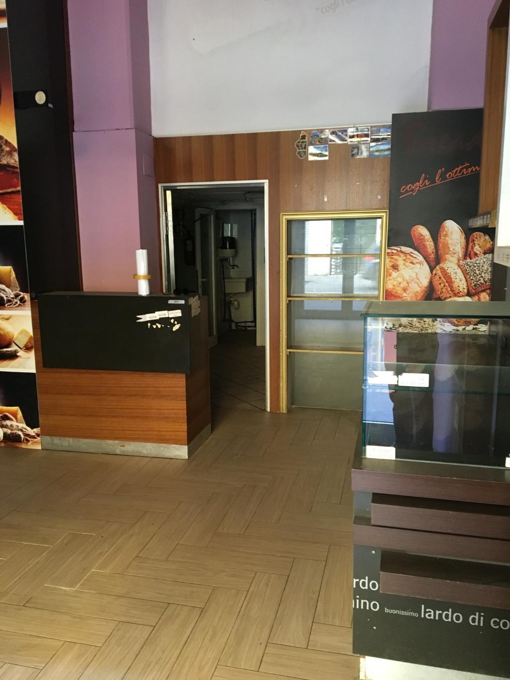 Fondo Commerciale Piazza del Mercato