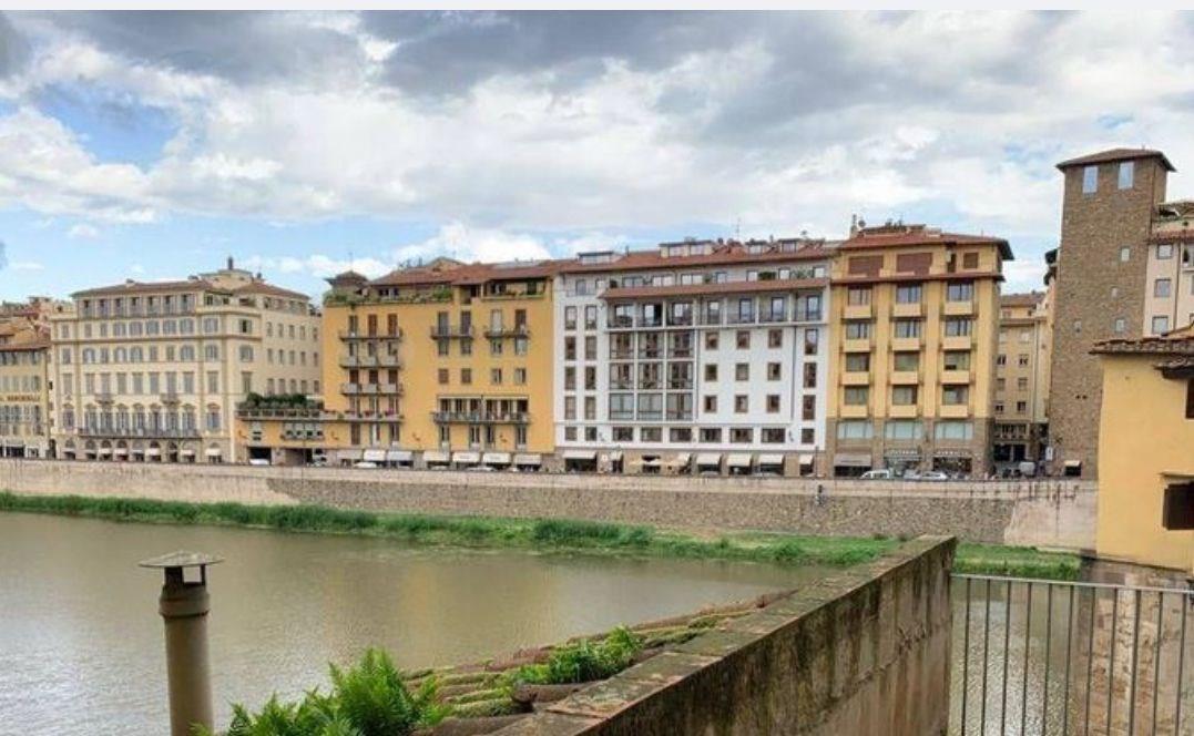 VENDESI UFFICIO PONTE VECCHIO