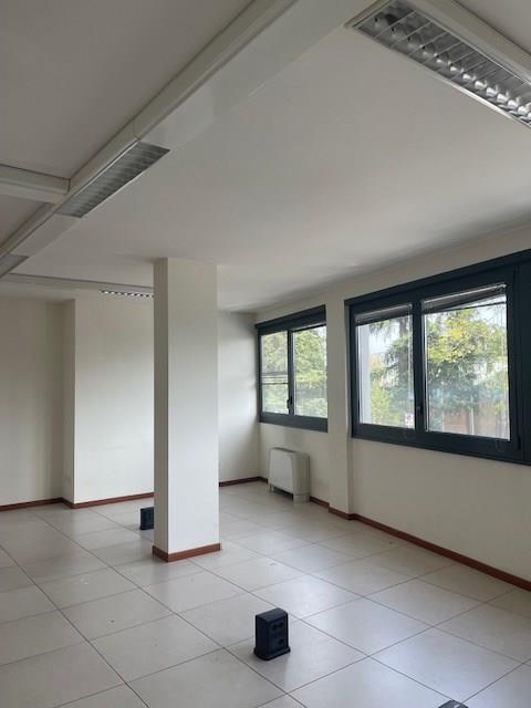VENDESI UFFICIO - CASALECCHIO DI RENO (BO)
