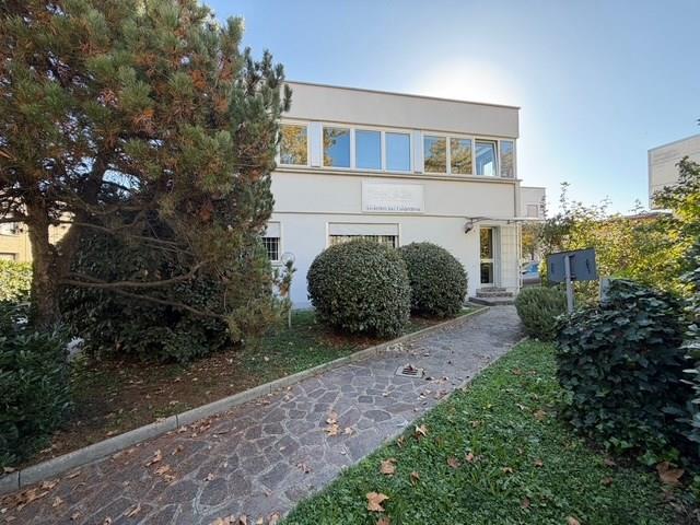 Villanova di Castenaso - Affittasi capannone indipendente