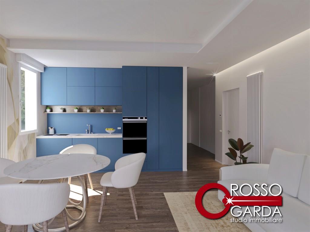 Ristrutturazione in corso per Appartamento trilocale con garage in vendita a Desenzano del Garda comodo ai servizi