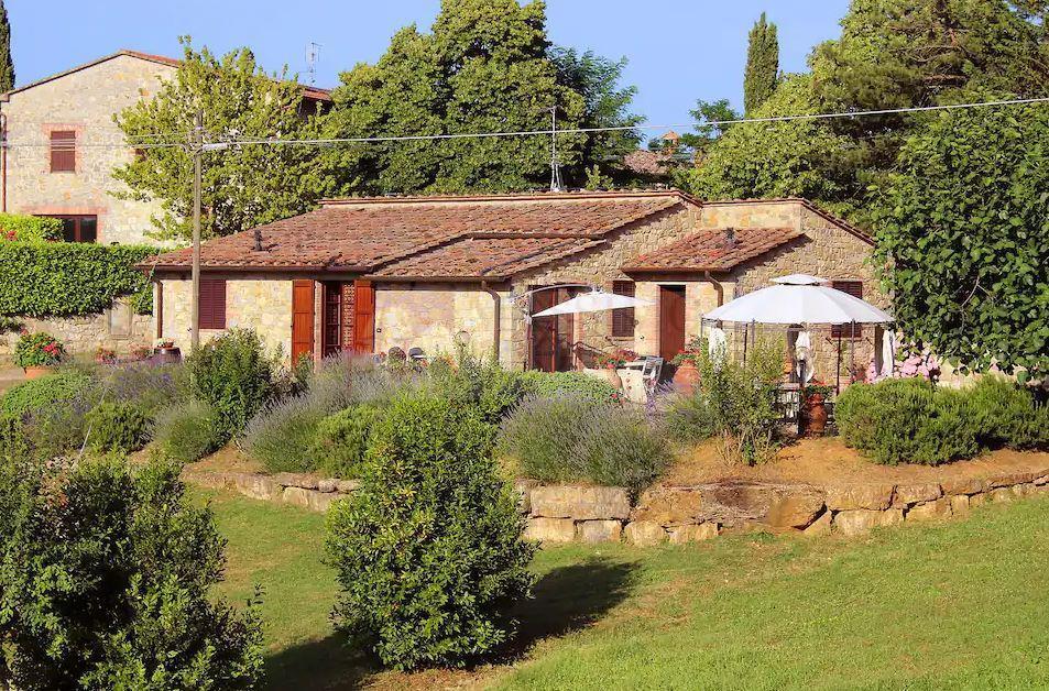CHIANTI: Casa in pietra ristrutturata, con giardino privato.