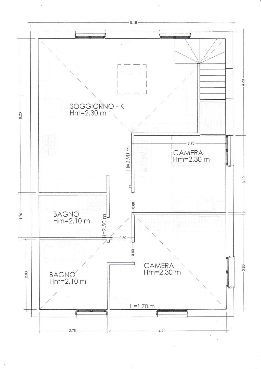 Ampio appartamento termoautonomo al secondo ed ultimo piano di una palazzina senza ascensore.