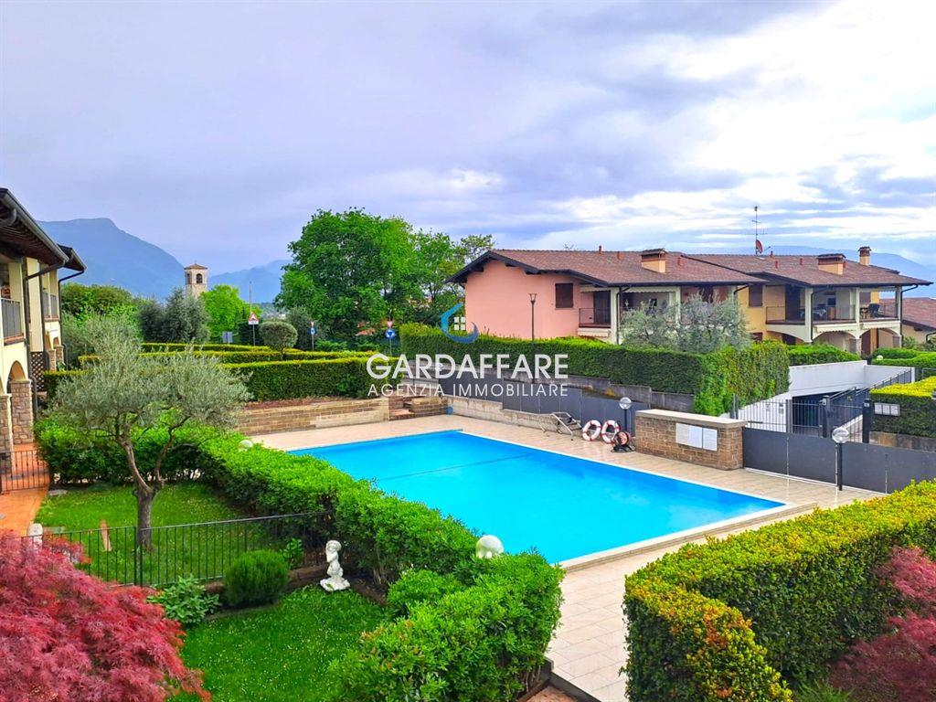 GRAZIOSO APPARTAMENTO IN CURATO RESIDENCE CON PISCINA A MANERBA DEL GARDA