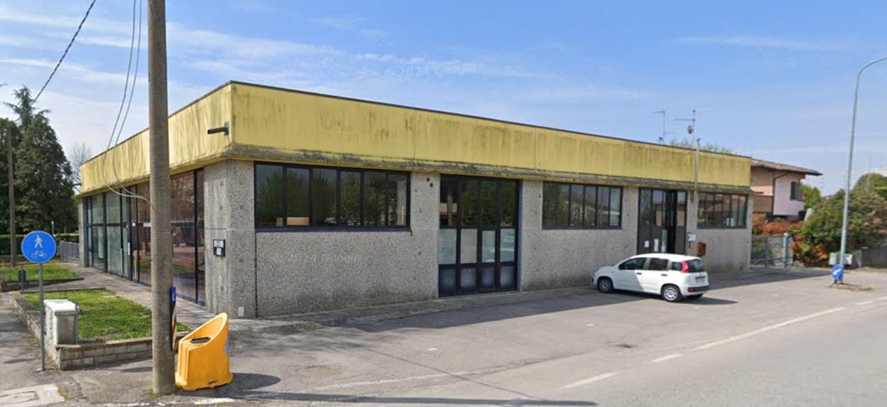 Crevalcore (BO) - Vendesi capannone commerciale a reddito