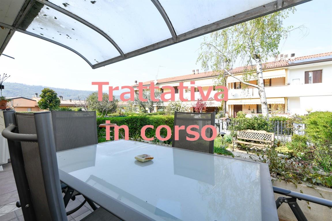 GRAZIOSA VILLETTA A SCHIERA CON GIARDINETTO PRIVATO A VILLA DI SALÒ