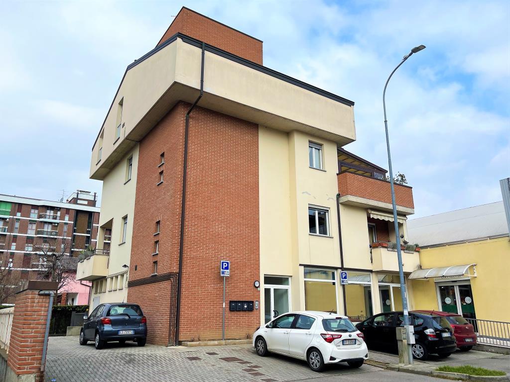 CONCOREZZO CENTRO BILOCALE ARREDATO