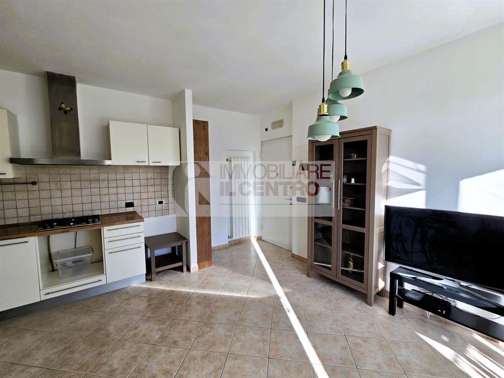 Appartamento 4 vani con balcone, posto auto e cantina