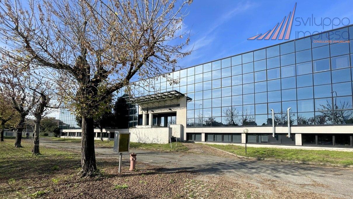 PALAZZINA COMMERCIALE IN VENDITA A PADERNO DUGNANO