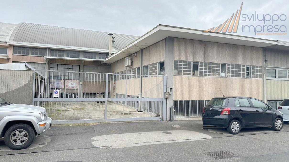 IMMOBILE IN VENDITA SU 2 LIVELLI VICINANZE A4 A CINISELLO B.MO