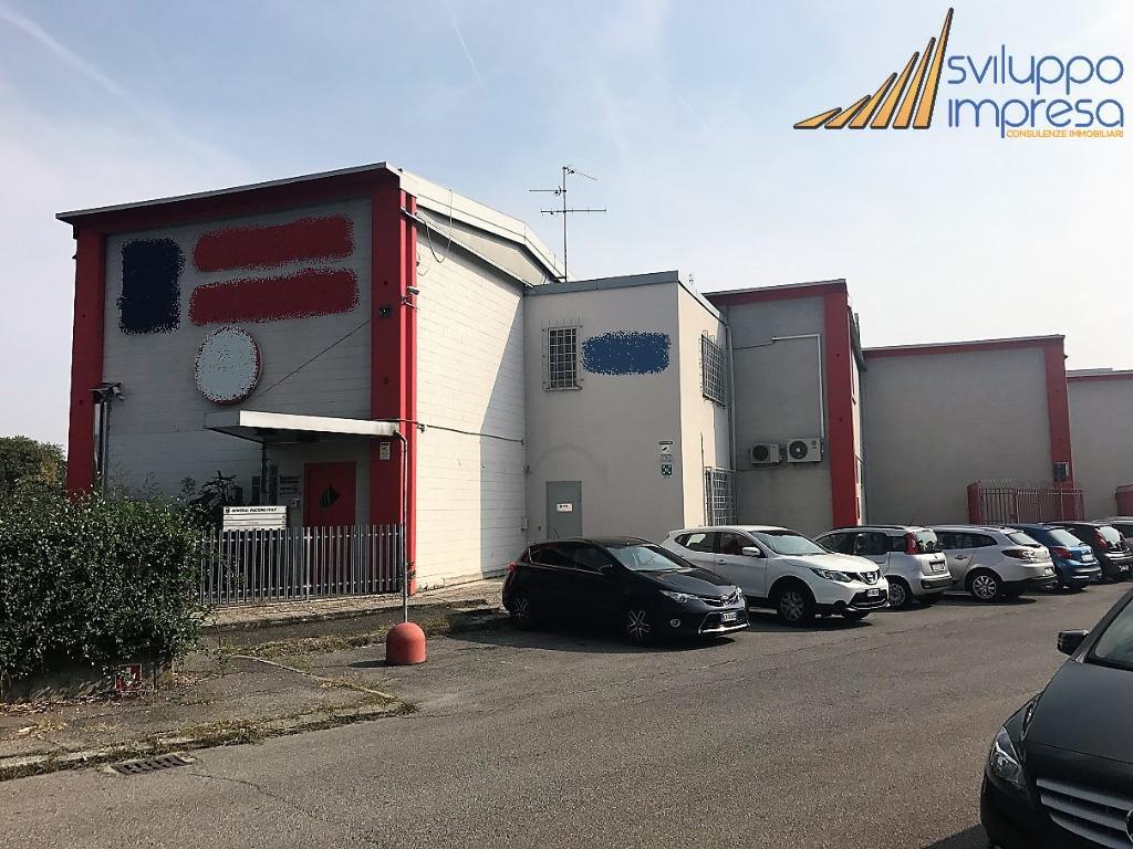 CAPANNONE CON UFFICI IN AFFITTO A MONZA