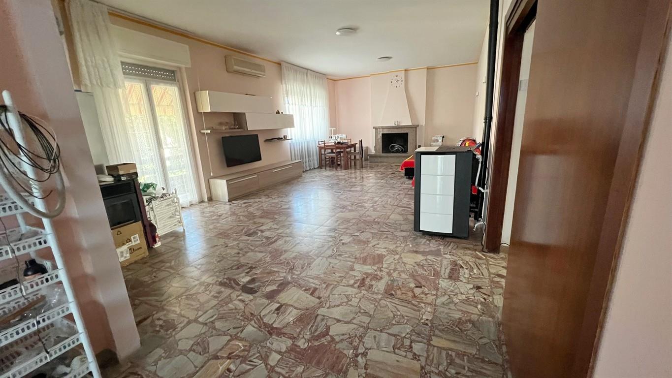 CASA SEMINDIPENDENTE