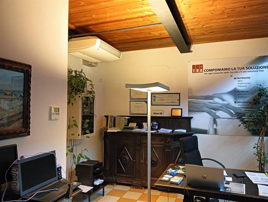 MASSETANA ROMANA, ufficio di circa 75 mq