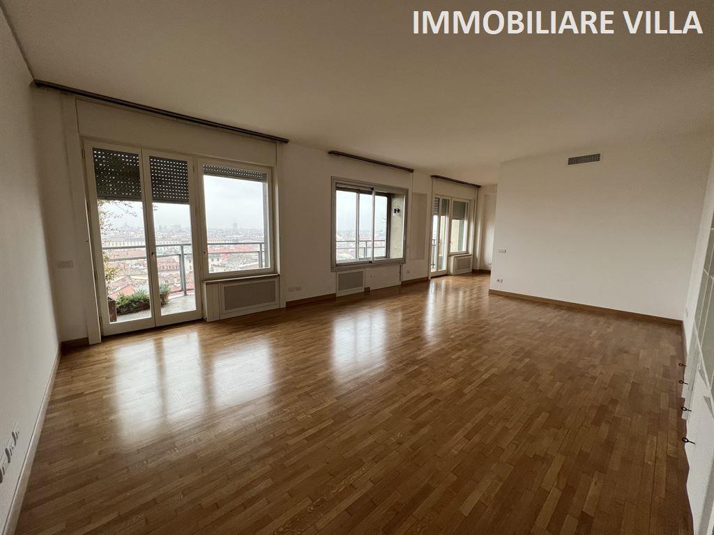 Ampio appartamento panoramico.