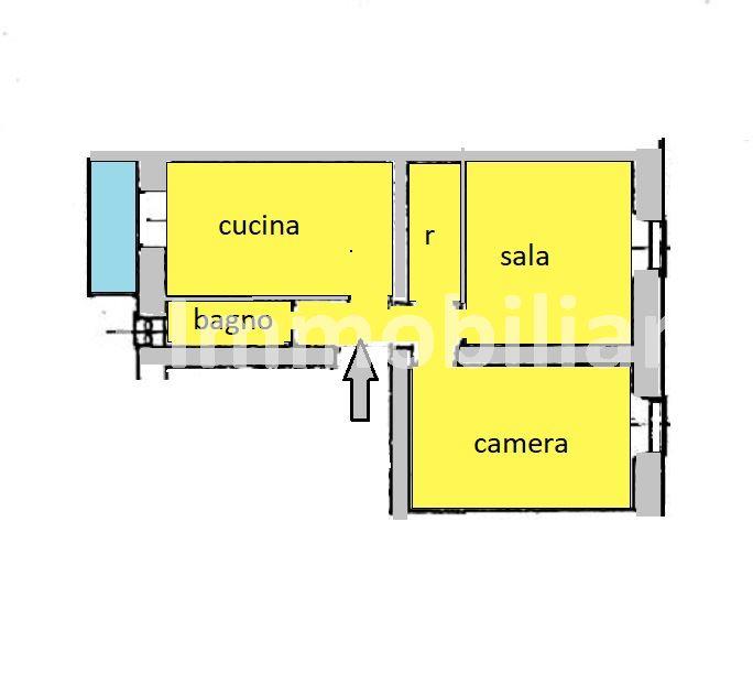 Savona zona comoda ai servizi trilocale con balcone in ordine.