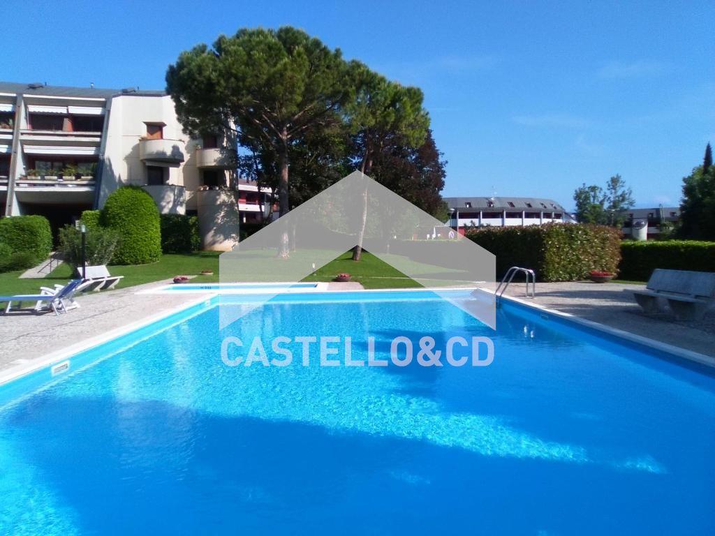 Grazioso bilocalino con piscina