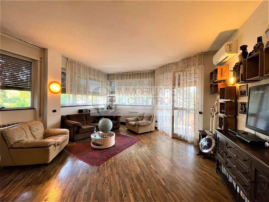 Appartamento con cantina e posto auto.