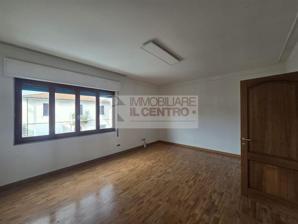 APPARTAMENTO USO UFFICIO