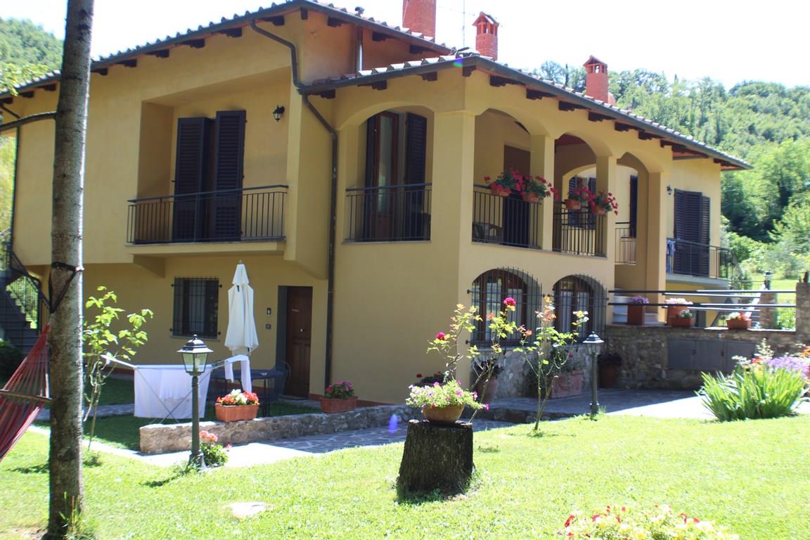 VENDESI AGRITURISMO IN UNA COLONICA DEL TUTTO RESTAURATA CON 7 APPARTAMENTI