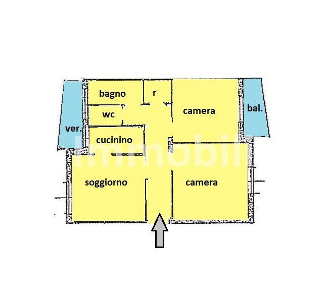 Savona Zona Rocca Legino. Trilocale parzialmente da ristrutturare con veranda e cantina