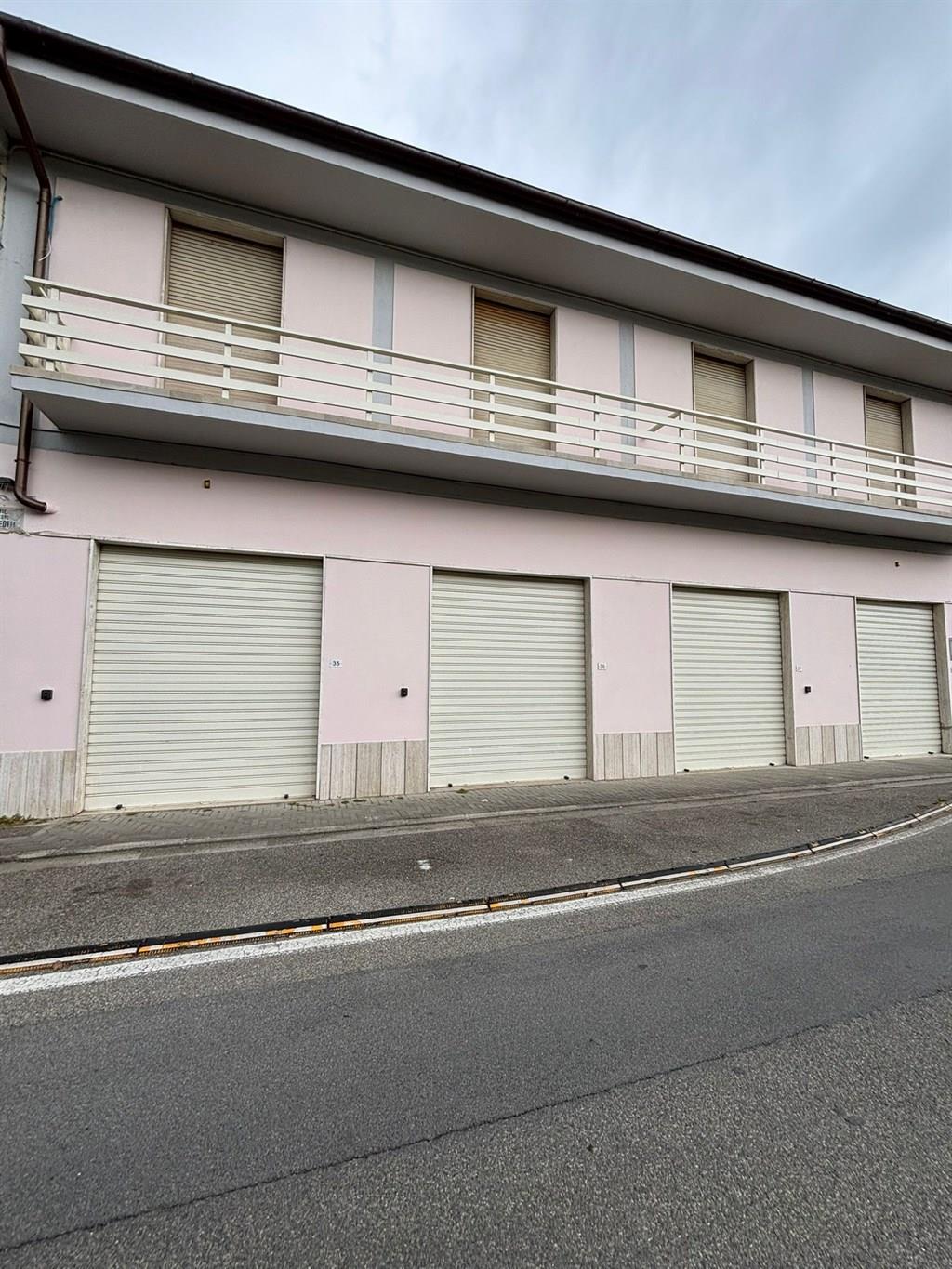 RUFINA AFFITTASI 500 MQ DI MAGAZZINO COMMERCIALE C1 , CON RESEDE DI 500 MQ PER PARCHEGGI ED ALTRO