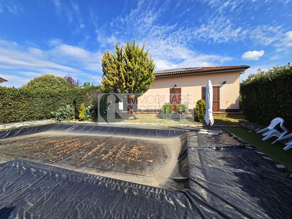 INDIPENDENTE CON GIARDINO, GARAGE E PISCINA