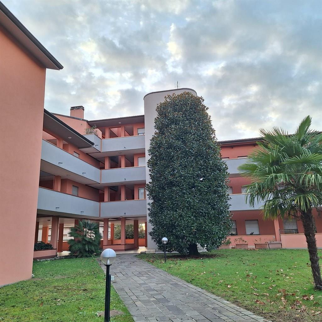 SEREGNO San Carlo - ottimo trilocale con terrazzo e box in vendita