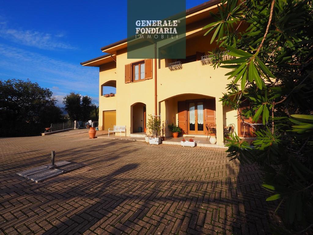 Villa bifamiliare, Ceparana.