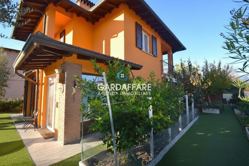 VILLETTA UNIFAMILIARE A MANERBA DEL GARDA