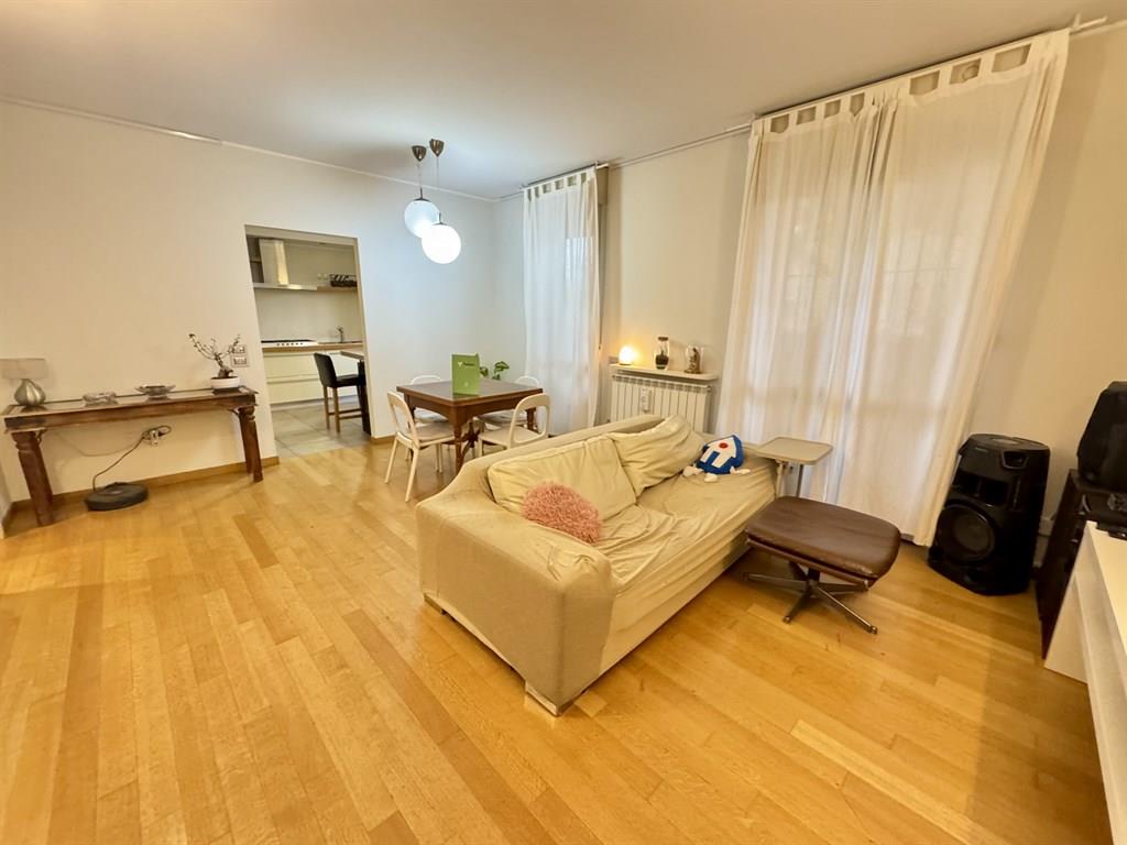 Vedano al Lambro MONZA - VENDESI appartamento 3 locali DOPPI SERVIZI con box