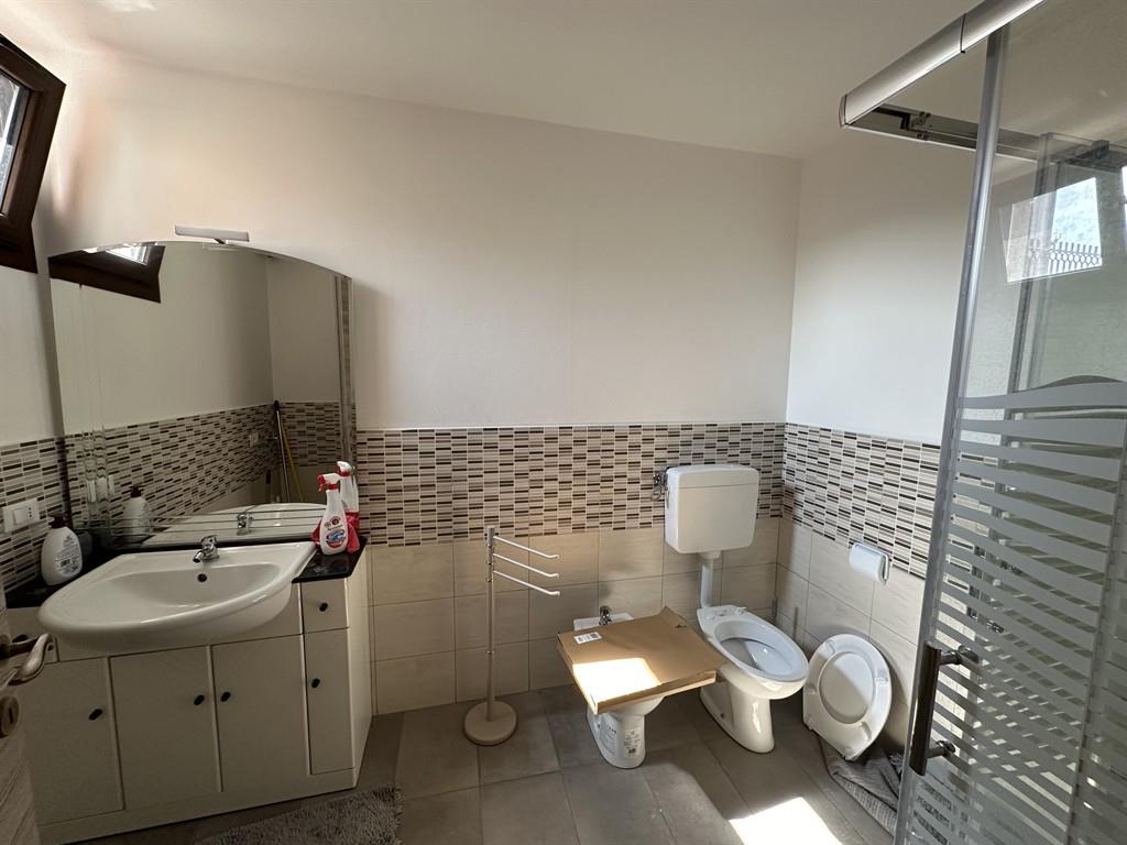 monolocale arredato compreso utenze luce e acqua