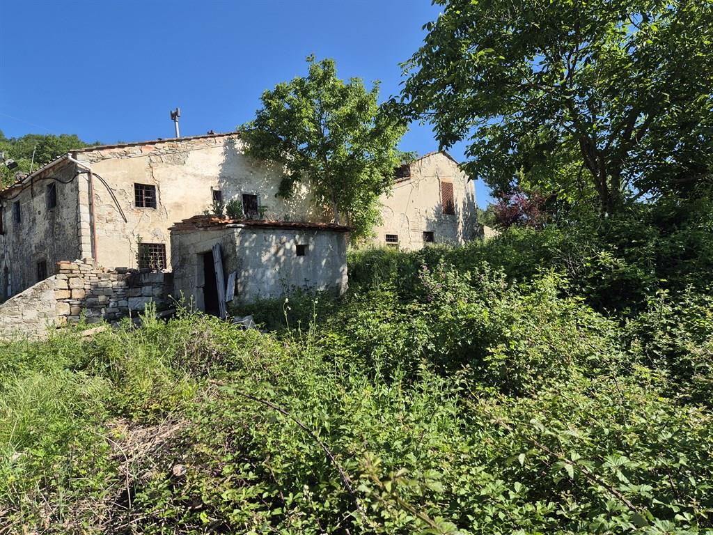 PONTASSIEVE PRESSI VENDESI CASA RURALE DI 396 MQ