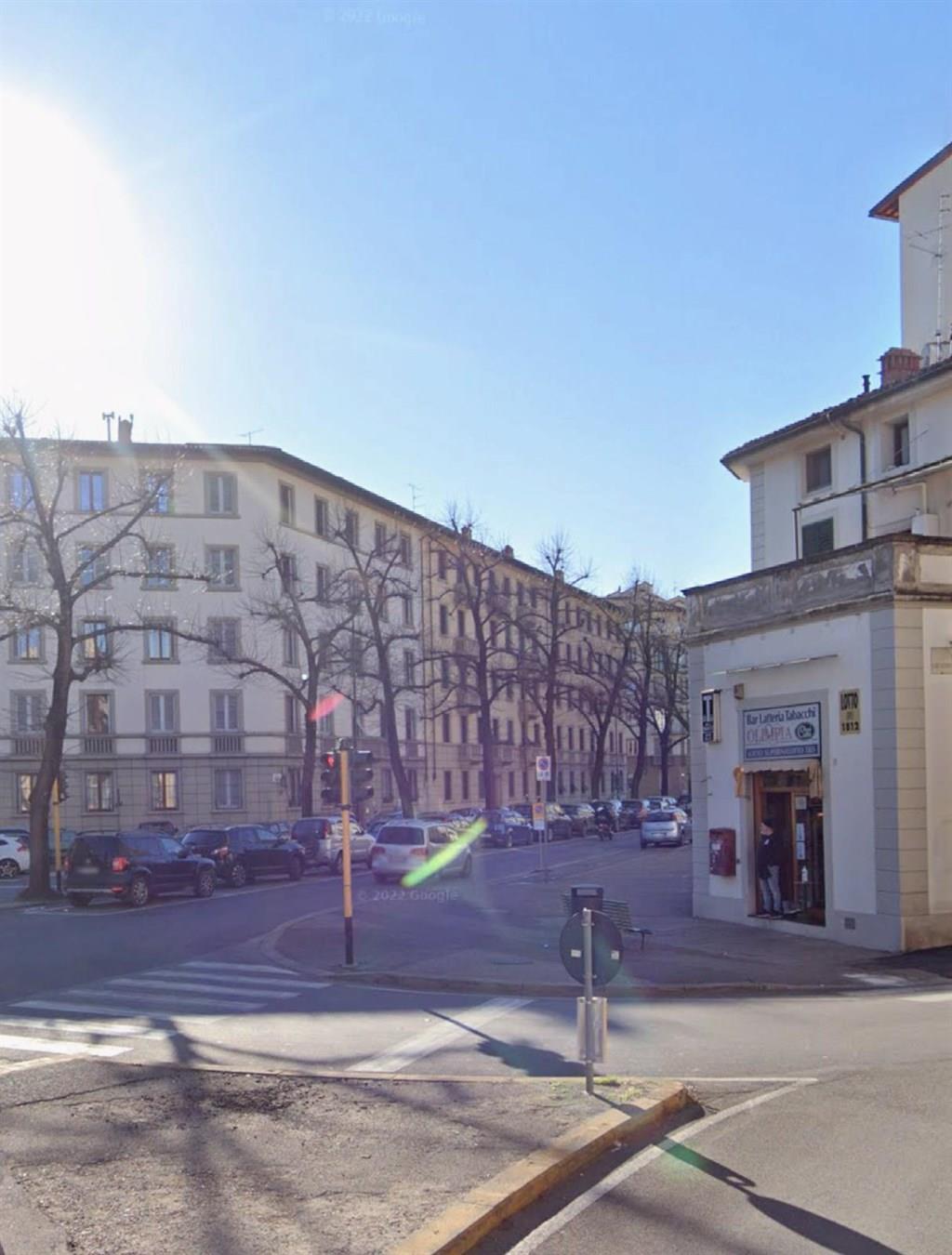 VENDESI TRILOCALE RISTRUTTURATO ZONA SAN JACOPINO