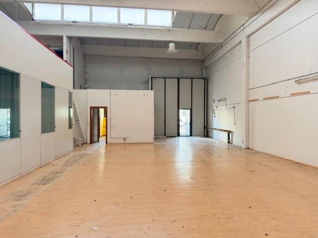 San Lazzaro di Savena (BO) - Affittasi capannone