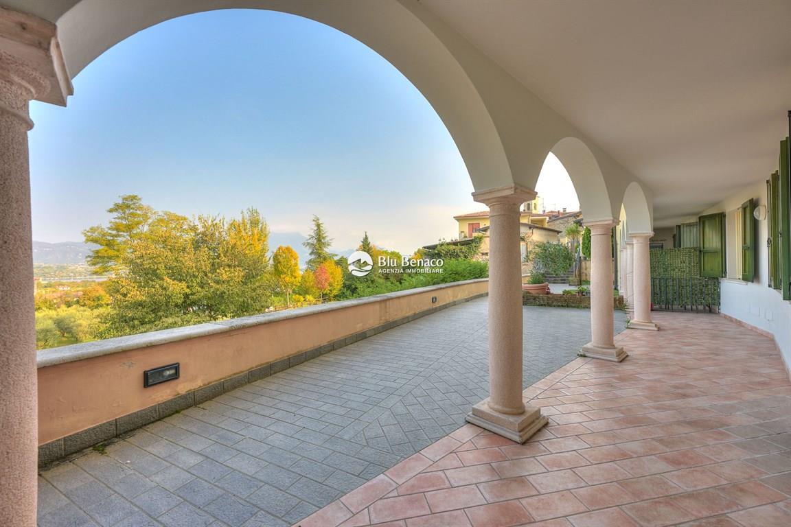 Manerba Del Garda, trilocale, con box auto