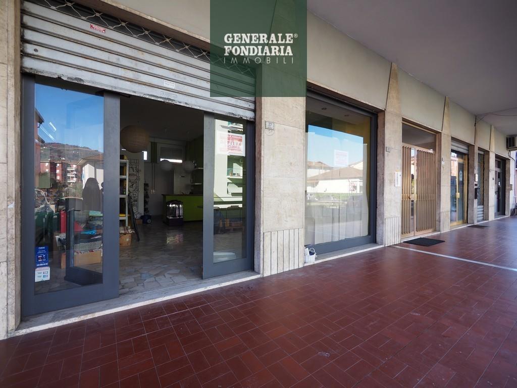 Affittasi fondo commerciale, Ceparana