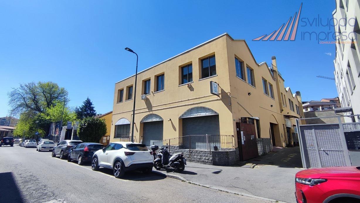 CAPANNONE COMMERCIALE IN AFFITTO A MILANO