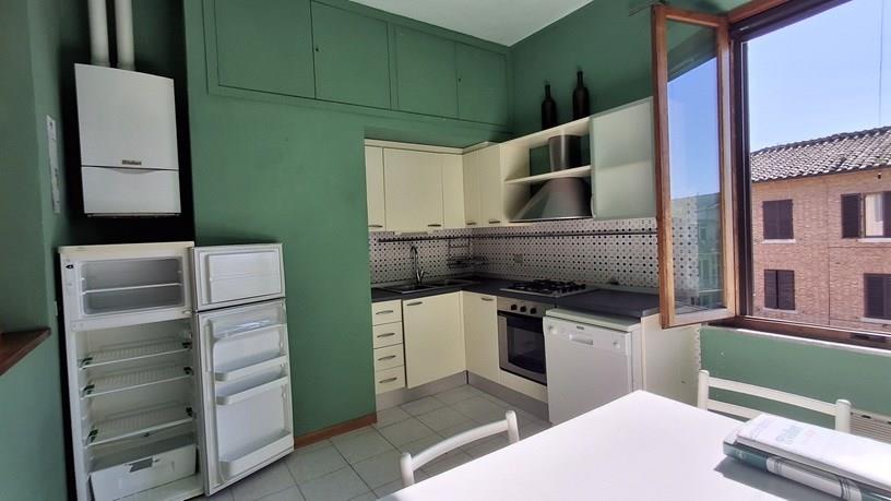 SIENA, SEMICENTRO: RAVACCIANO.Trilocale al secondo ed ultimo piano