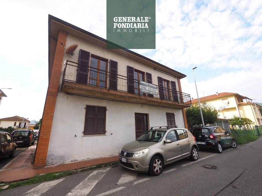 Appartamento di 4 vani, Ceparana