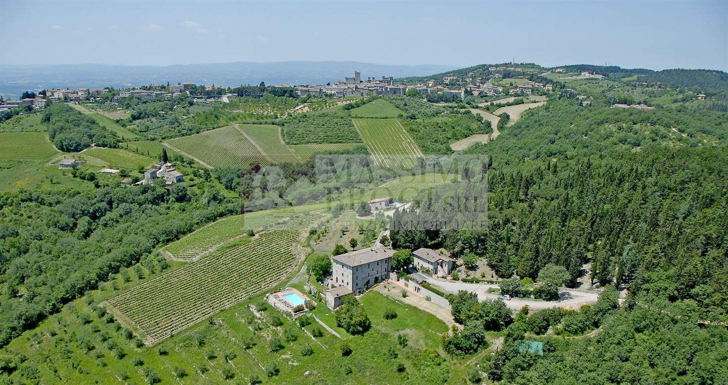 CHIANTI. Antico borgo adibito ad agriturismo nel cuore del Chianti Classico