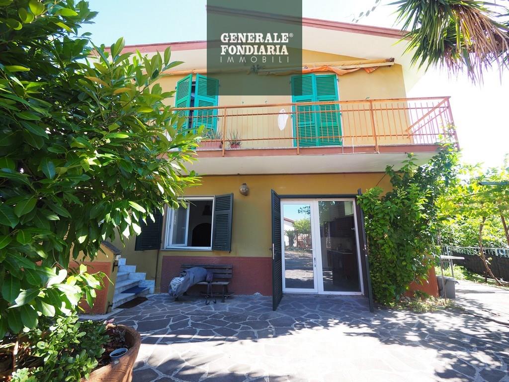 Appartamento di 4 vani, San Venerio.